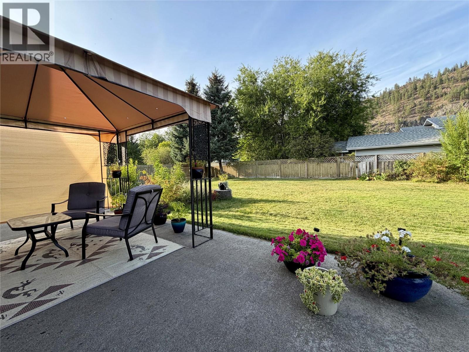 1623 Landsdowne Crescent Property Photo 7