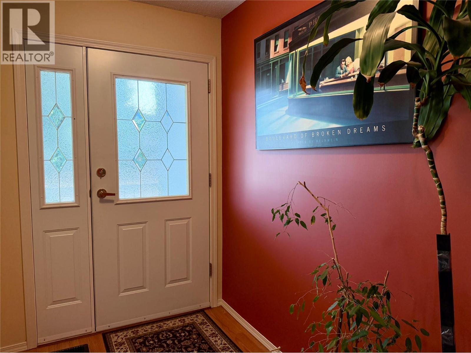 1623 Landsdowne Crescent Property Photo 8