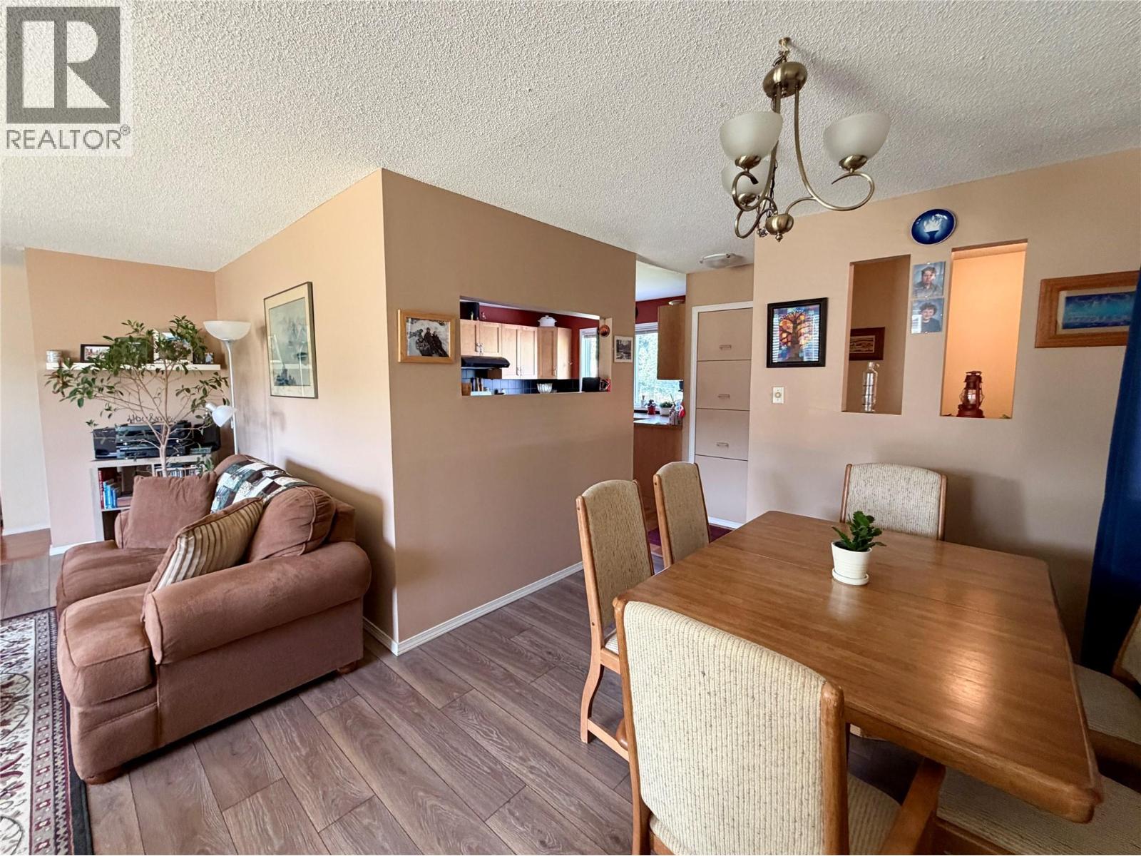 1623 Landsdowne Crescent Property Photo 12