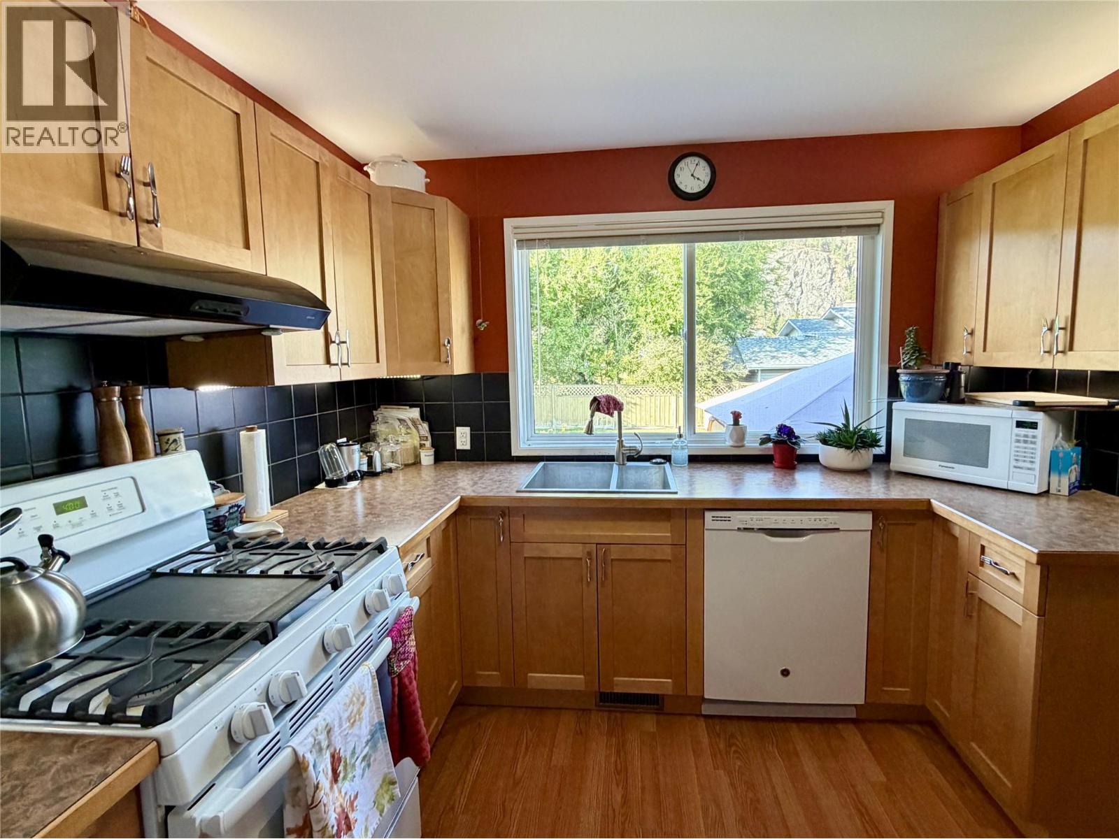 1623 Landsdowne Crescent Property Photo 15