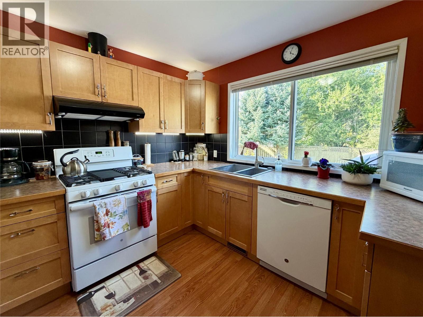 1623 Landsdowne Crescent Property Photo 16