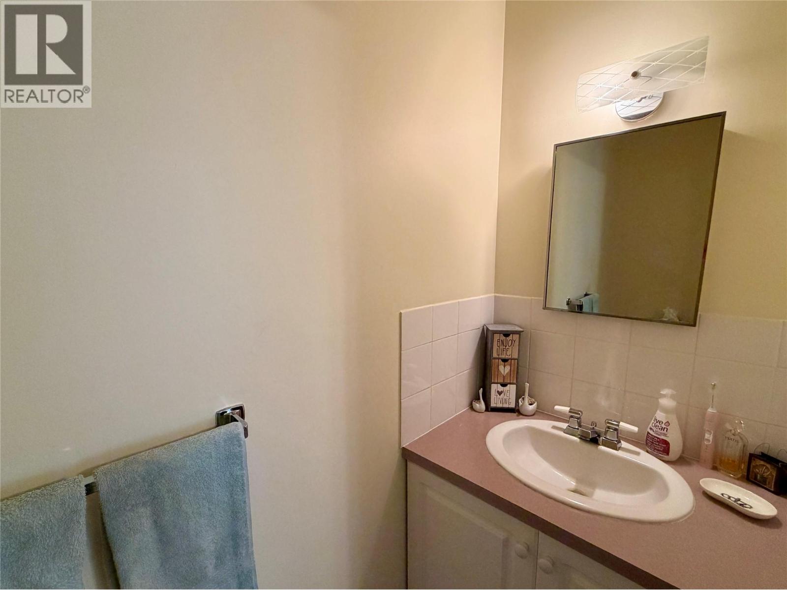 1623 Landsdowne Crescent Property Photo 22