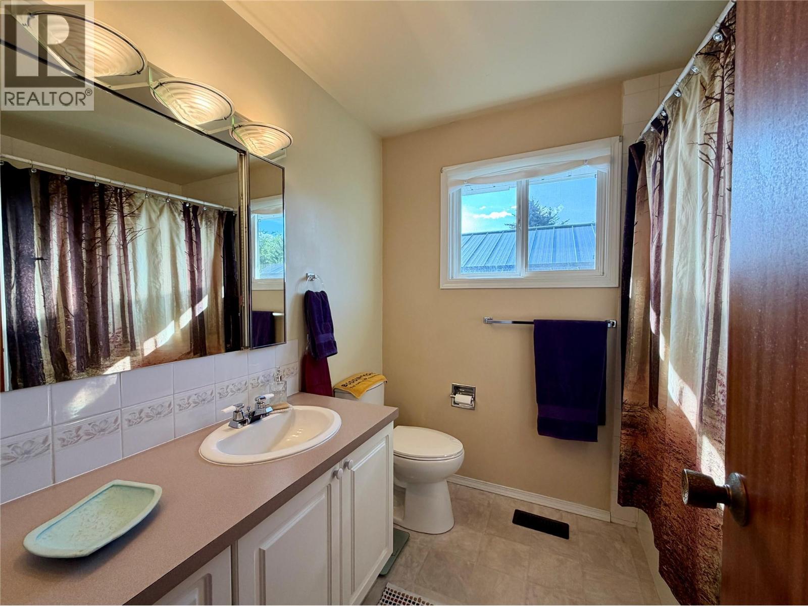 1623 Landsdowne Crescent Property Photo 26