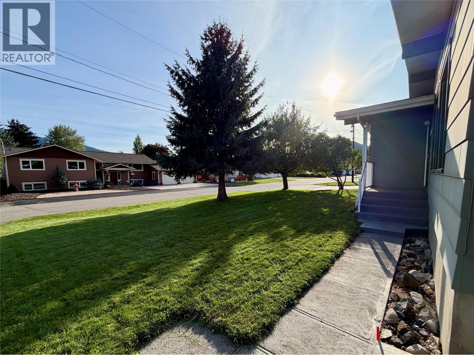 1623 Landsdowne Crescent Property Photo 36