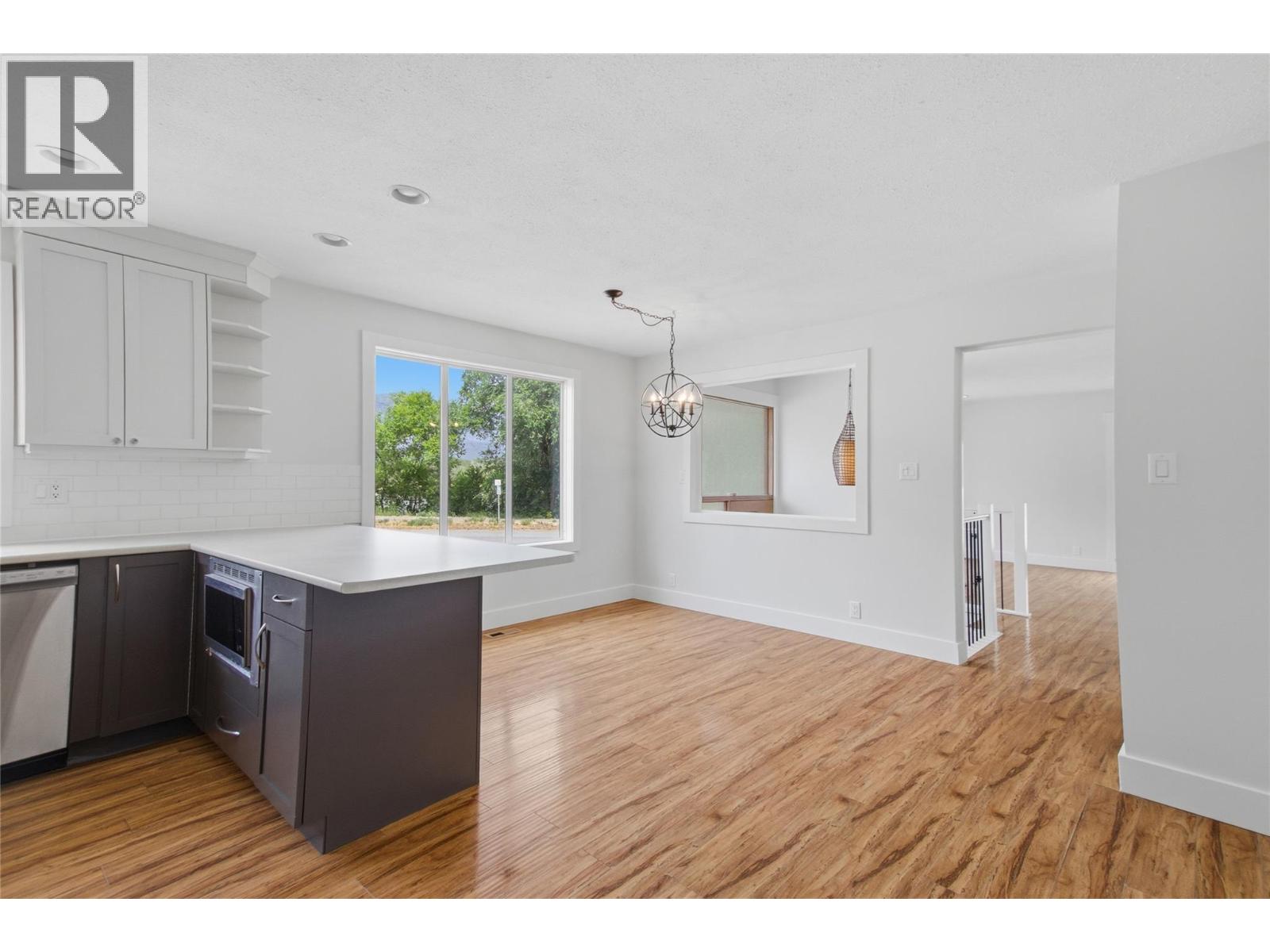 298 Juniper Avenue Property Photo 4