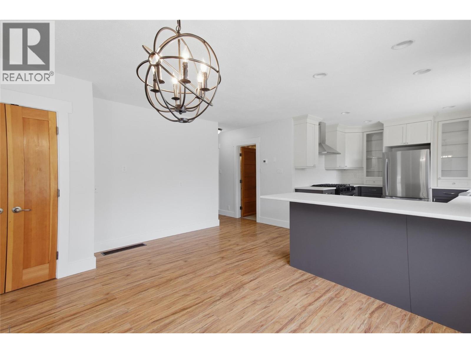298 Juniper Avenue Property Photo 8