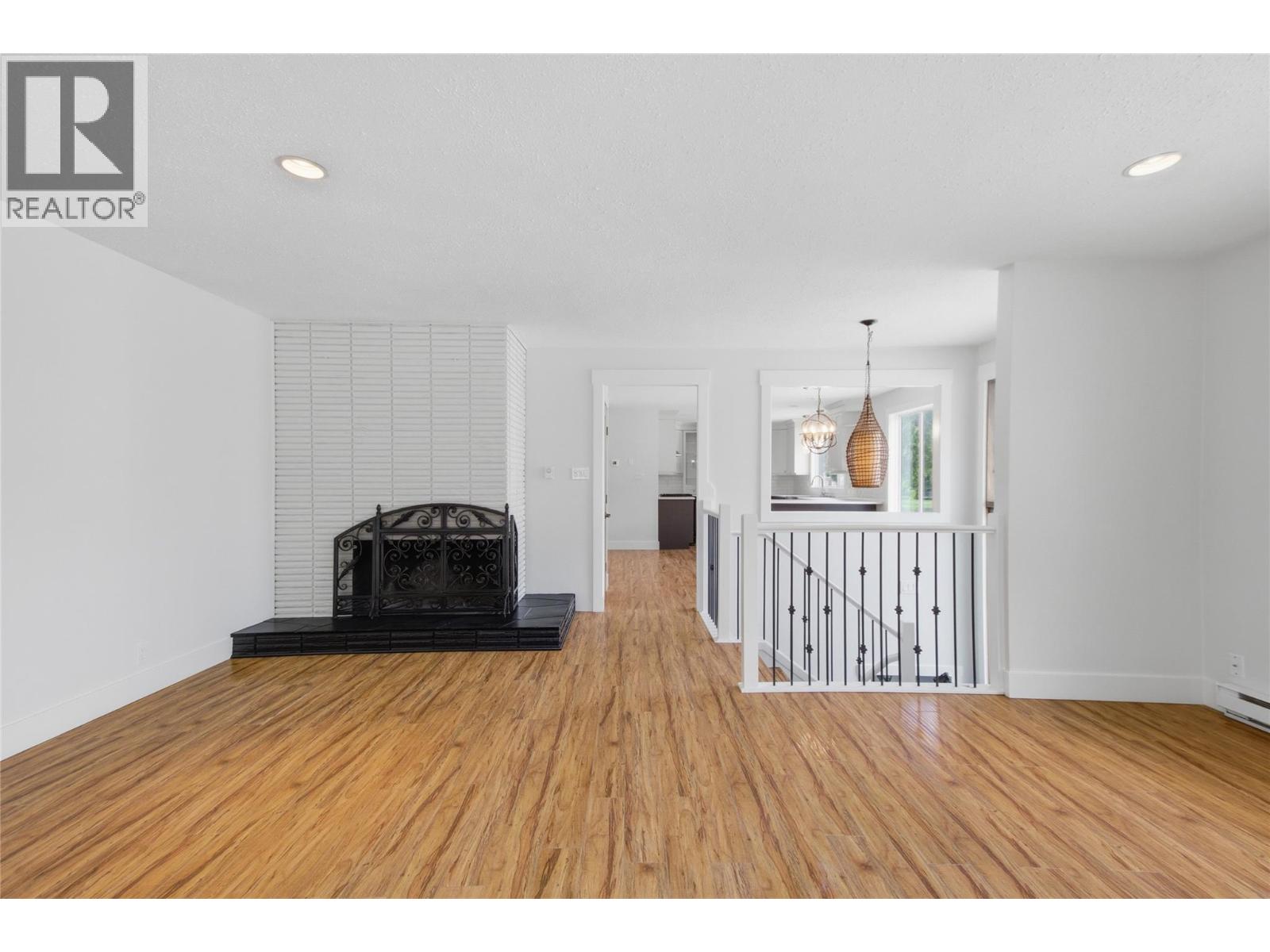 298 Juniper Avenue Property Photo 11