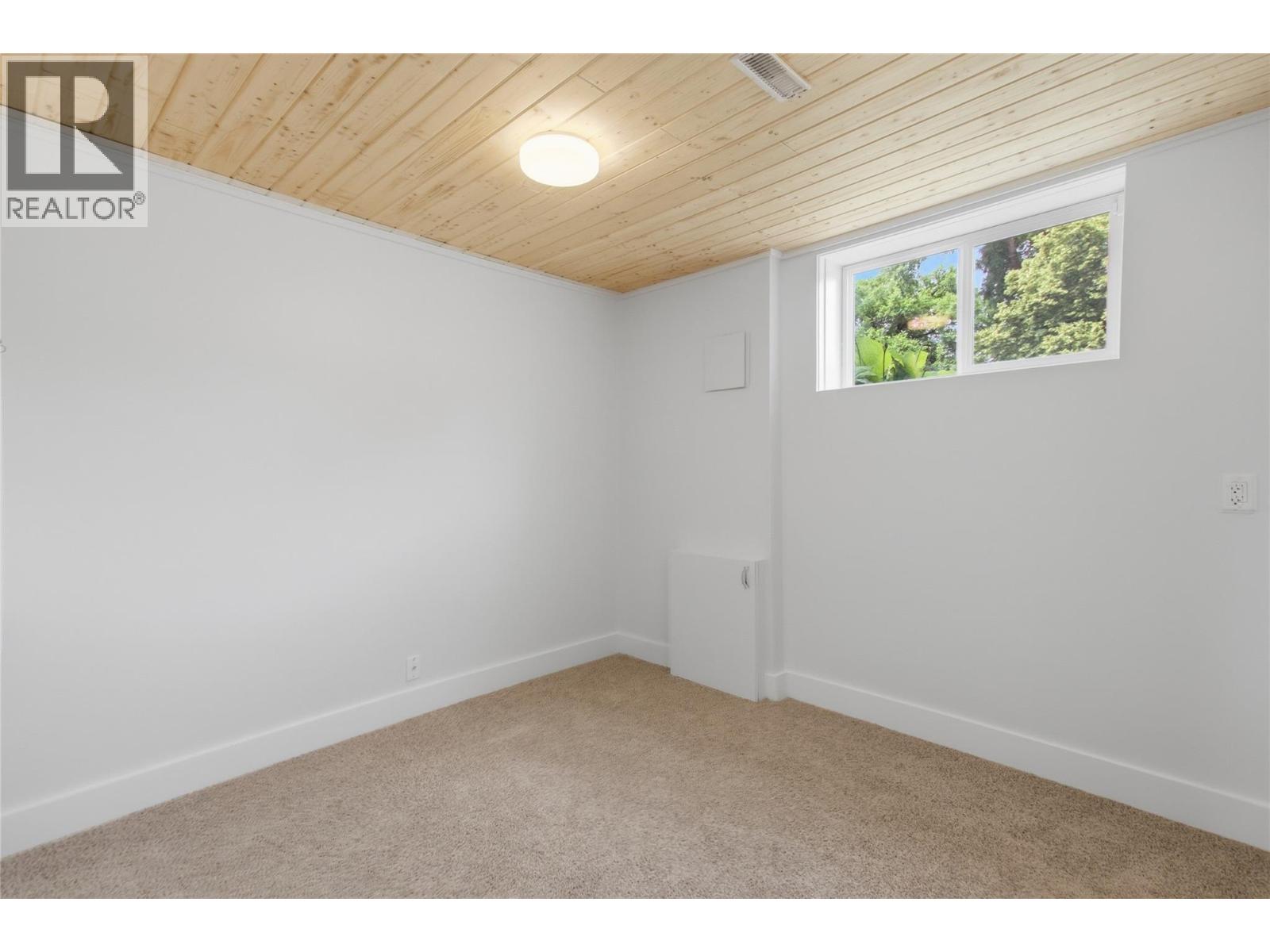 298 Juniper Avenue Property Photo 22