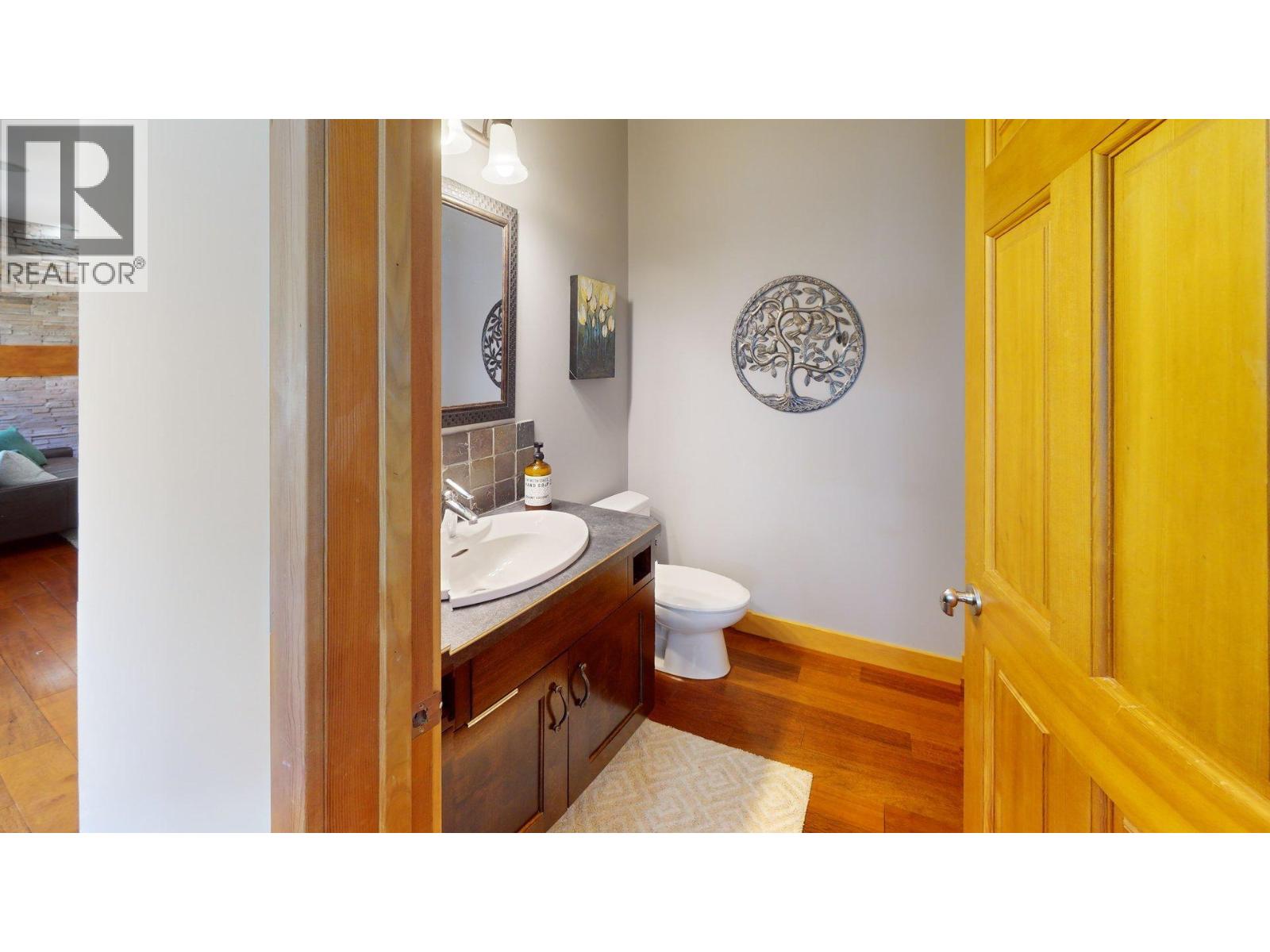 2455 Colin Crescent Property Photo 21