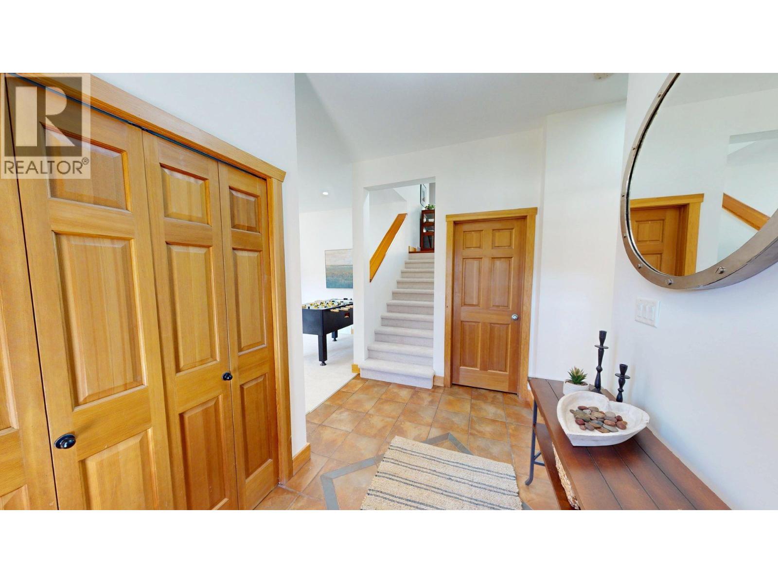 2455 Colin Crescent Property Photo 41