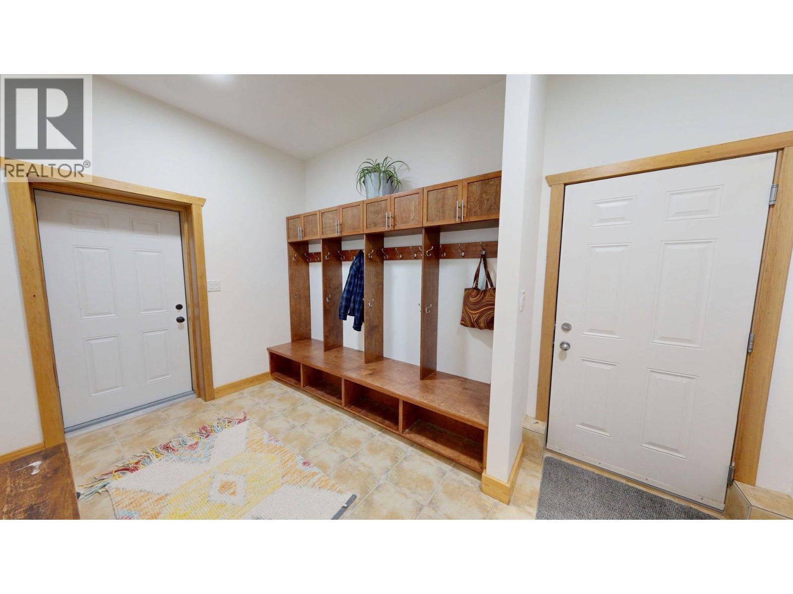 2455 Colin Crescent Property Photo 47