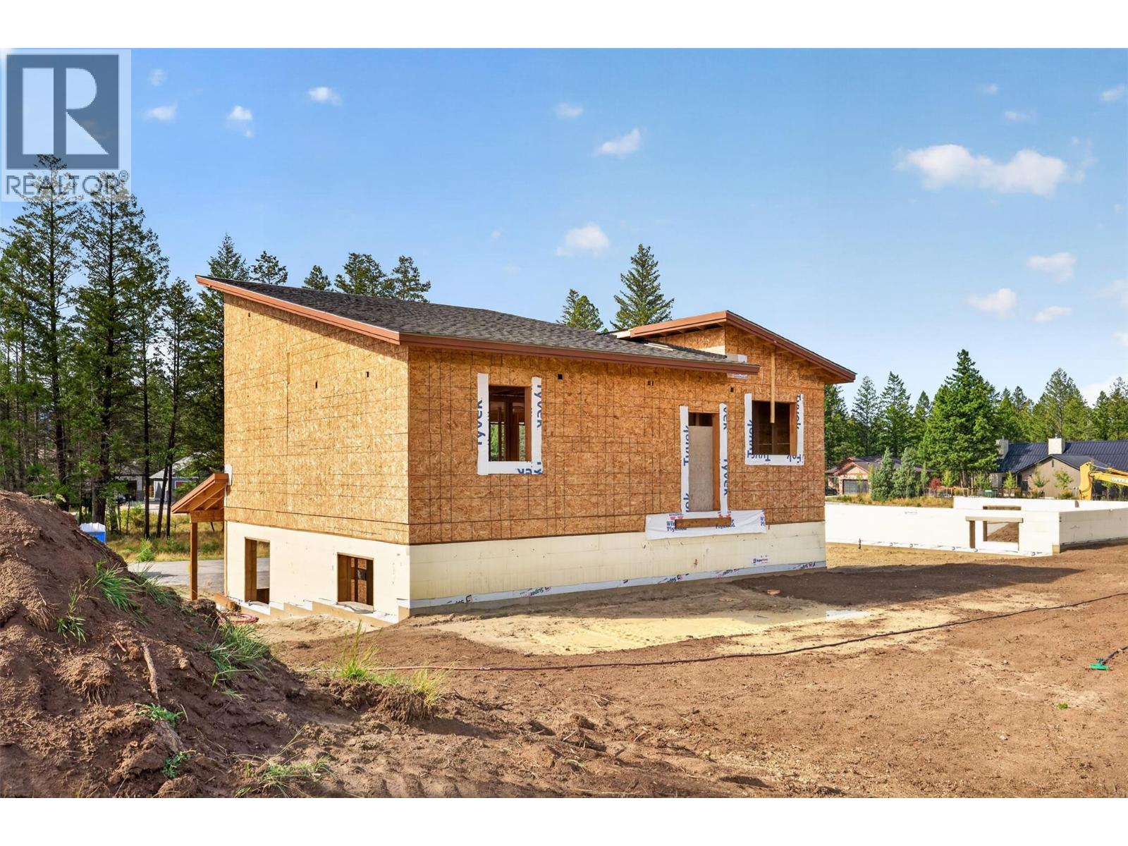 1208 Swansea Crescent Property Photo 5