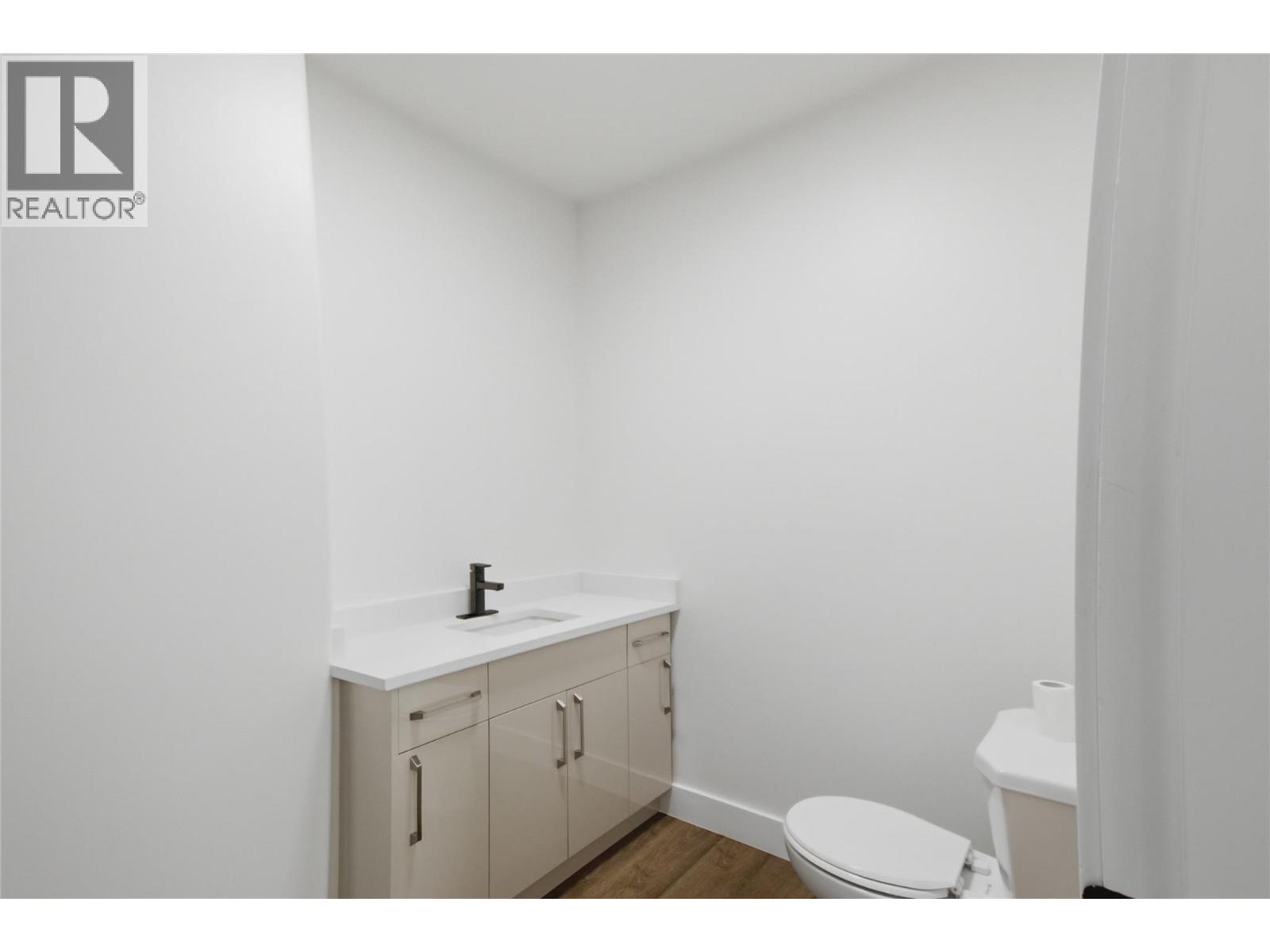 7035 Blackwell Road Property Photo 24