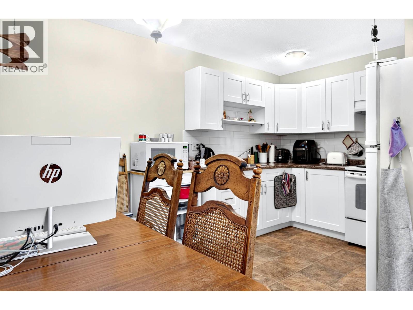 190 Carson Crescent Property Photo 14