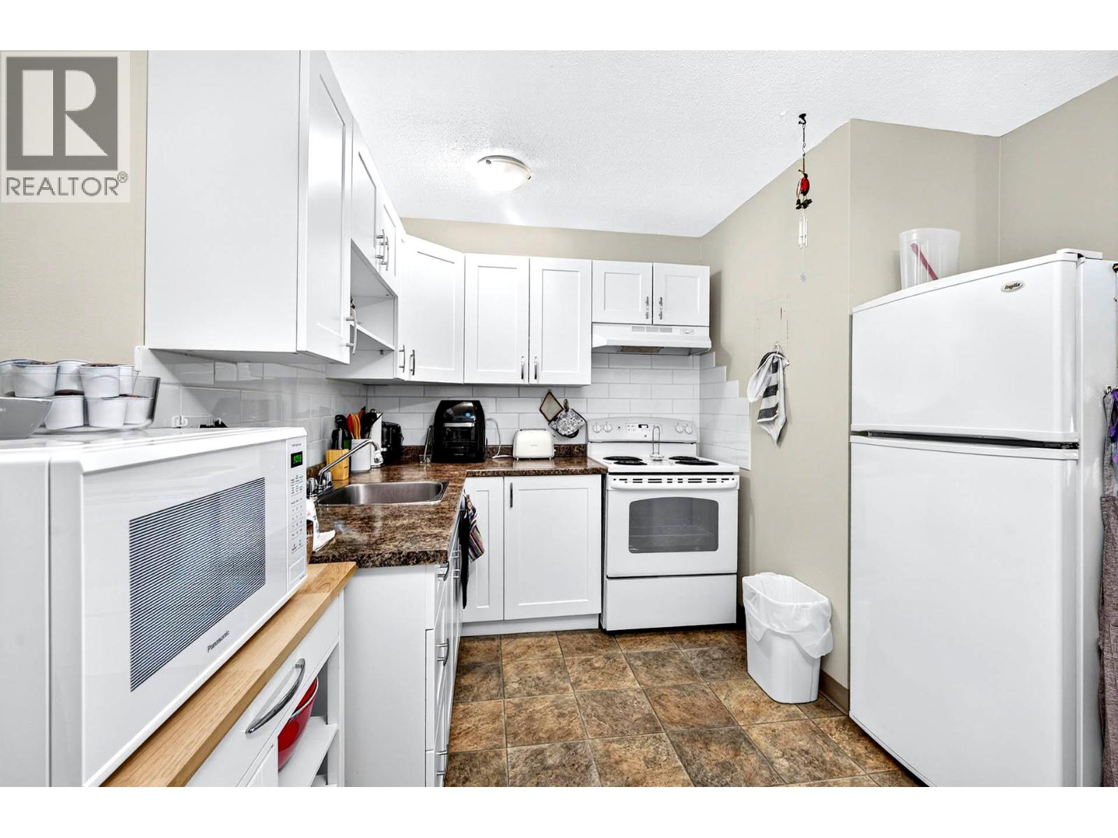 190 Carson Crescent Property Photo 16