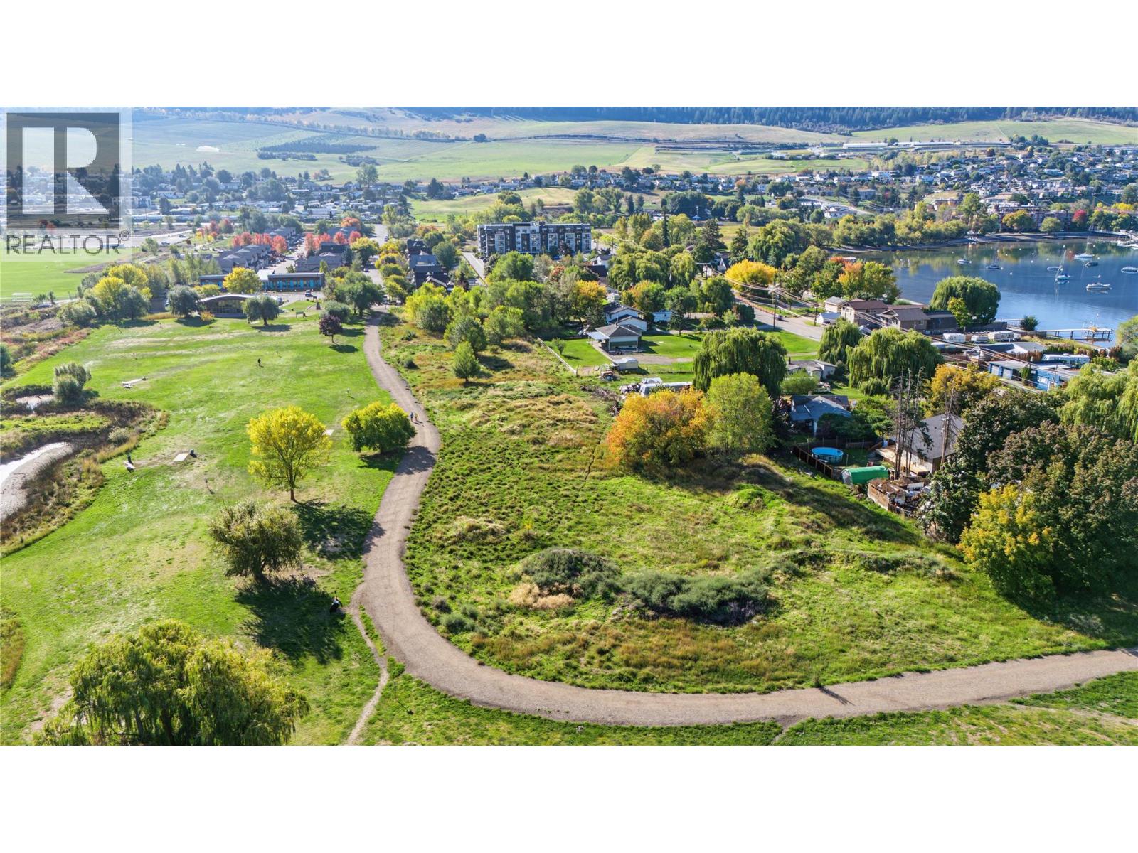6999 Cummins Road Photo de la propriété 1