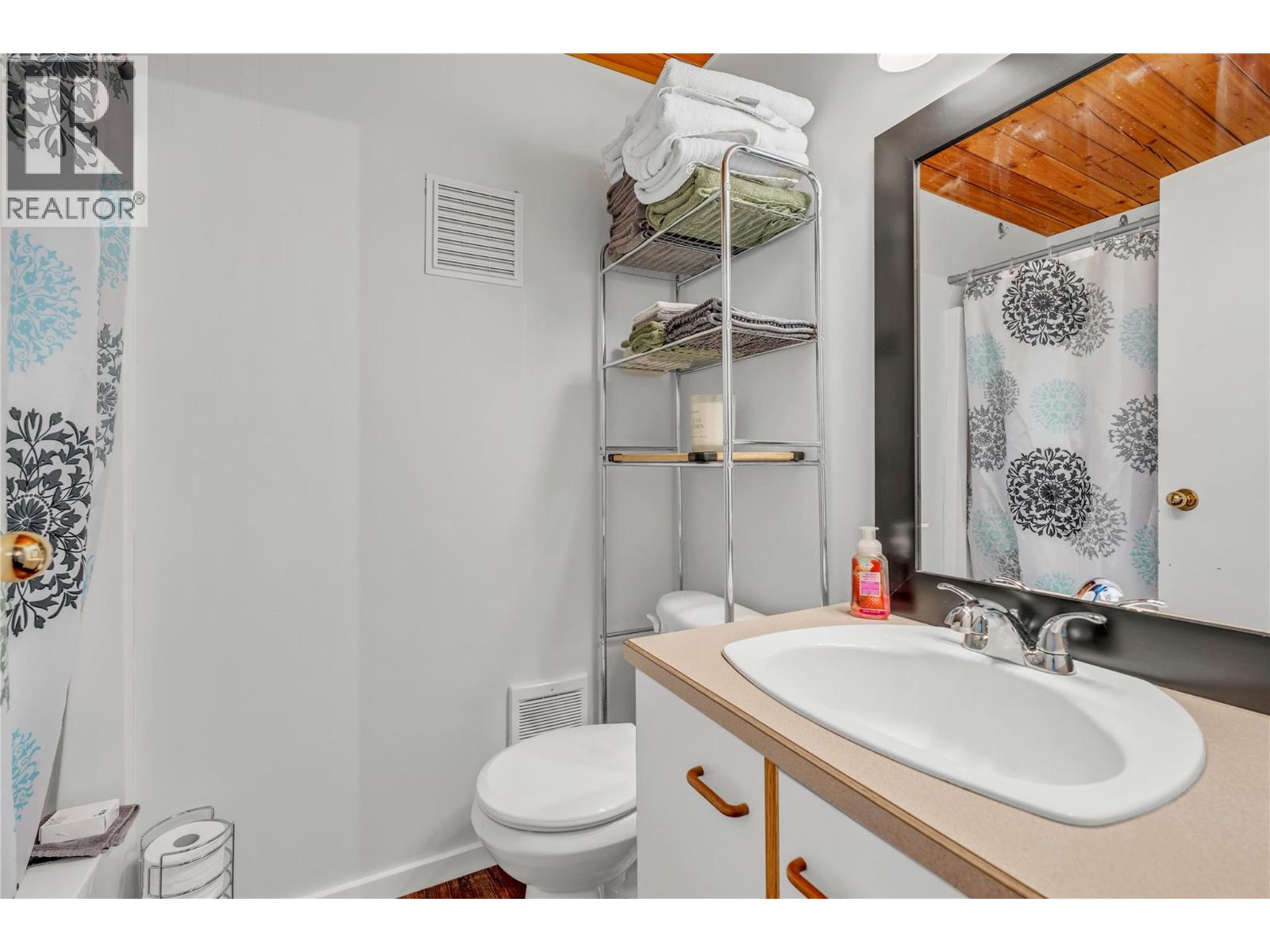 156 Clearview Crescent Unit# 101 Property Photo 18