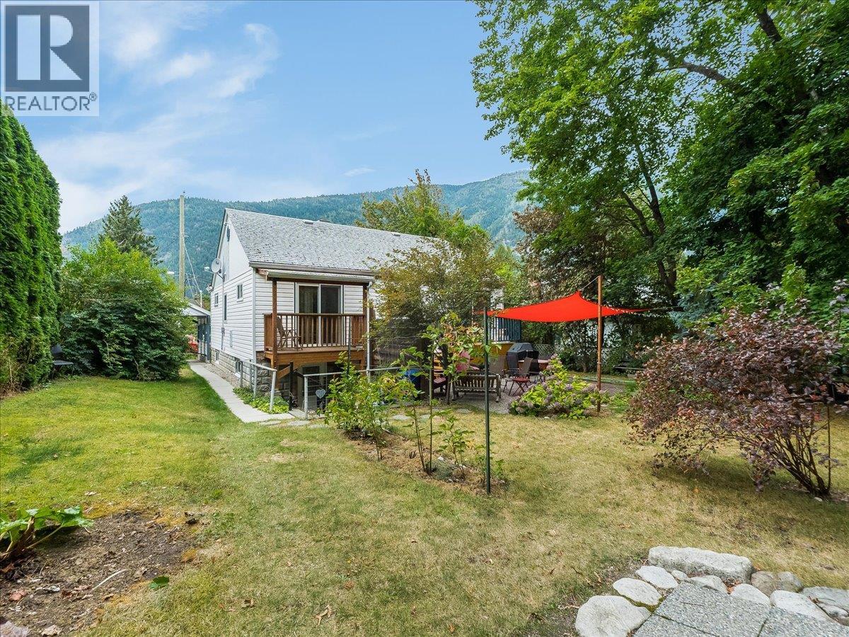 908 Fifth Street Property Photo 8