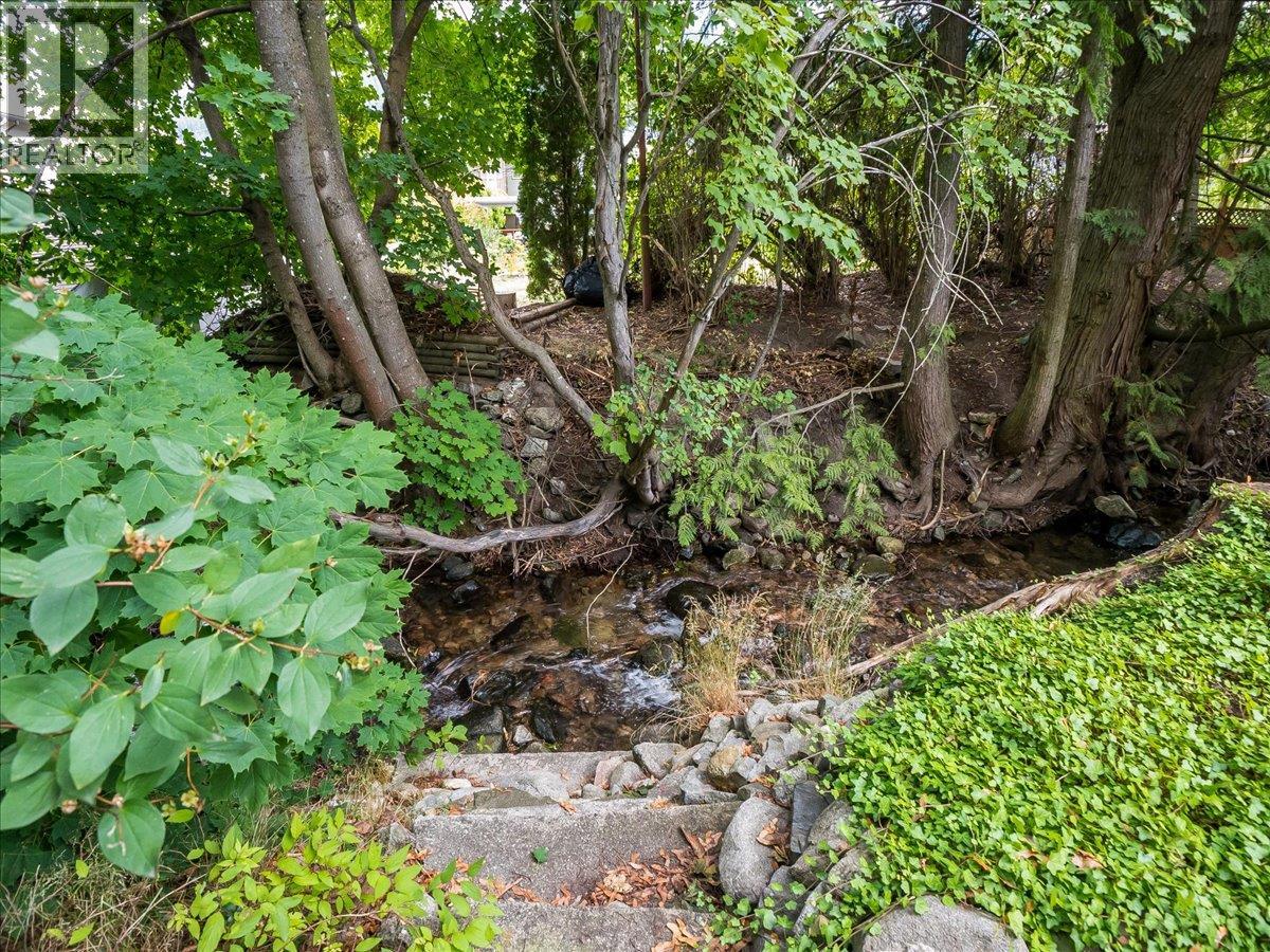 908 Fifth Street Property Photo 11