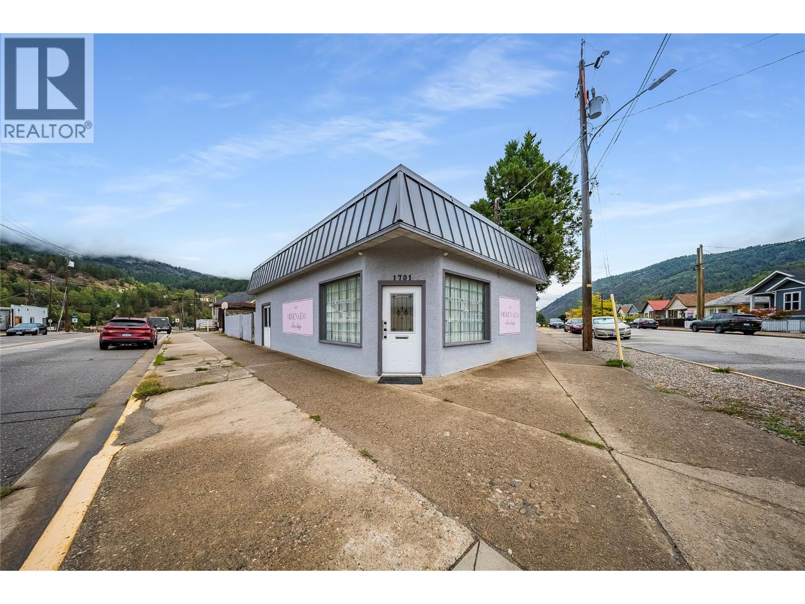 1701 Third Avenue Property Photo 17