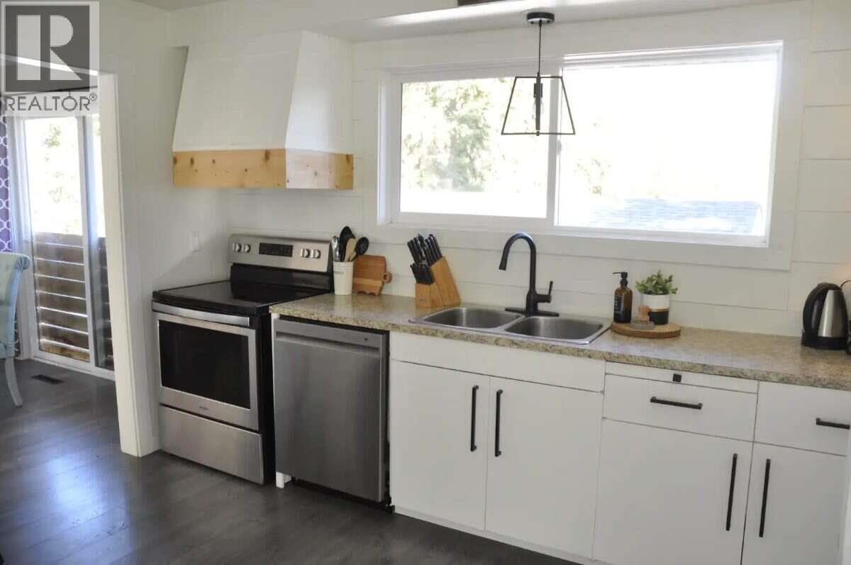 107 Prince Avenue Property Photo 5