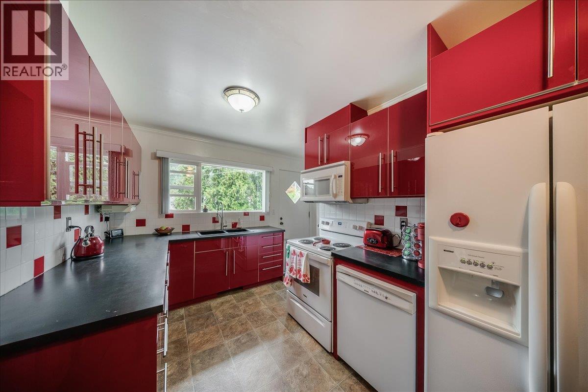 678 Schofield Highway Property Photo 2