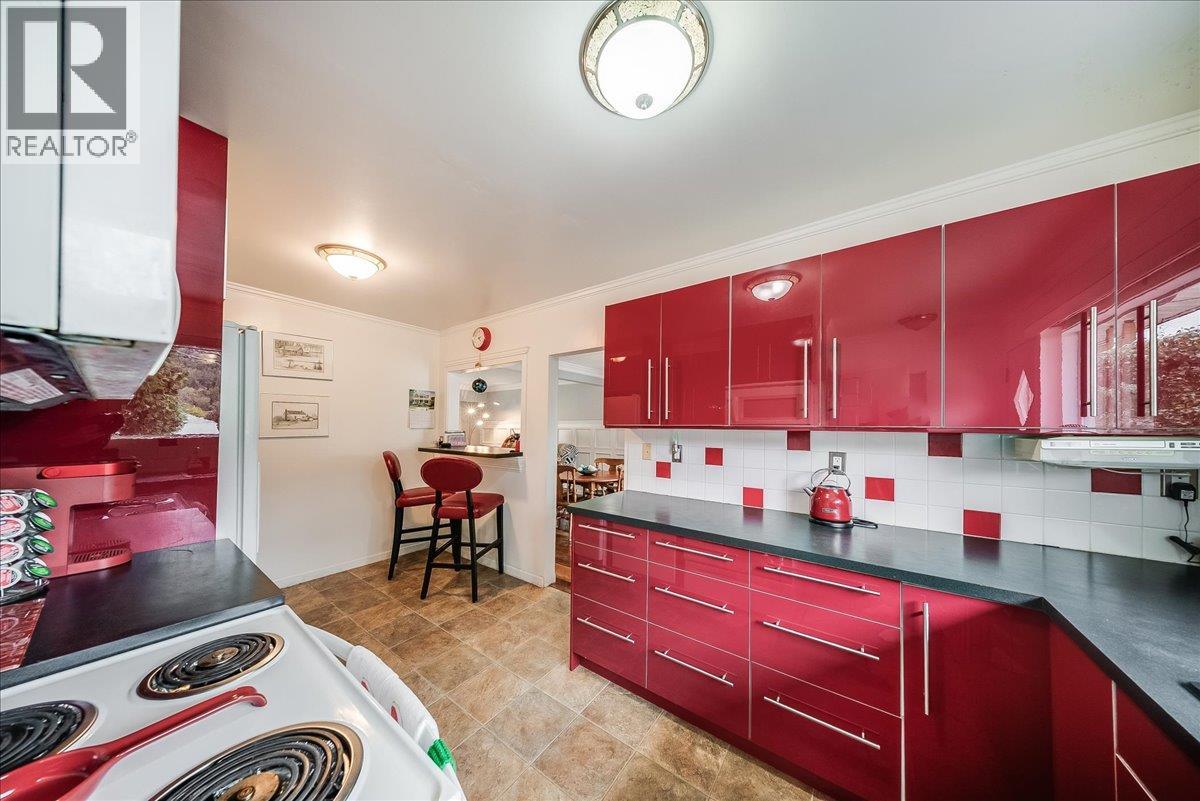 678 Schofield Highway Property Photo 4