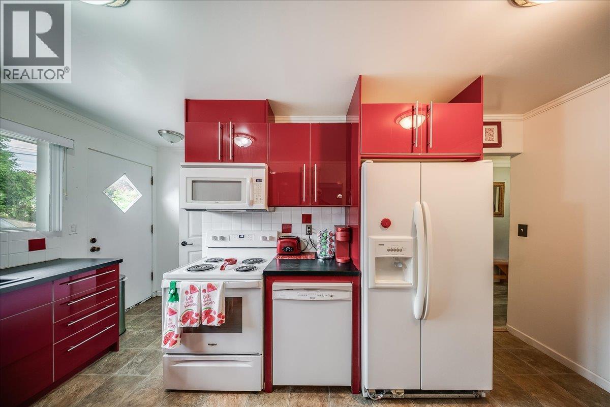 678 Schofield Highway Property Photo 6