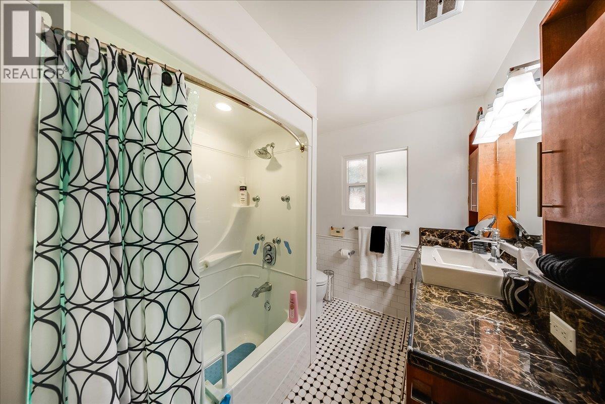 678 Schofield Highway Property Photo 15