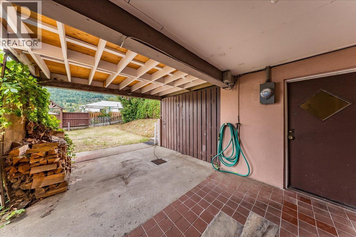 678 Schofield Highway Property Photo 52