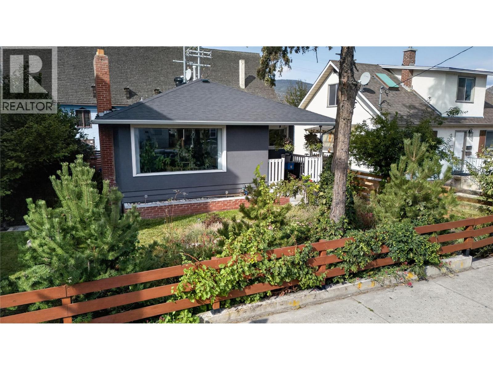 689 Ellis Street