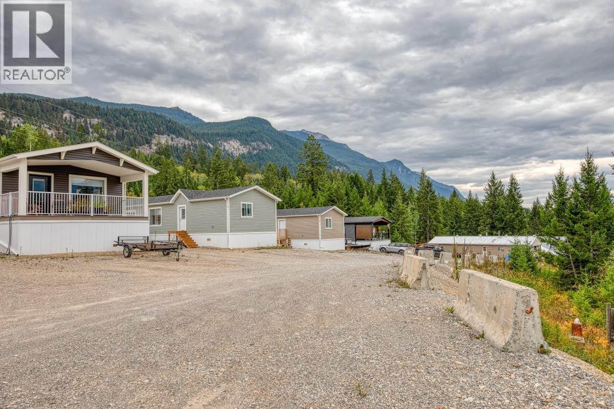 470 Reflection Lake Road Property Photo 6