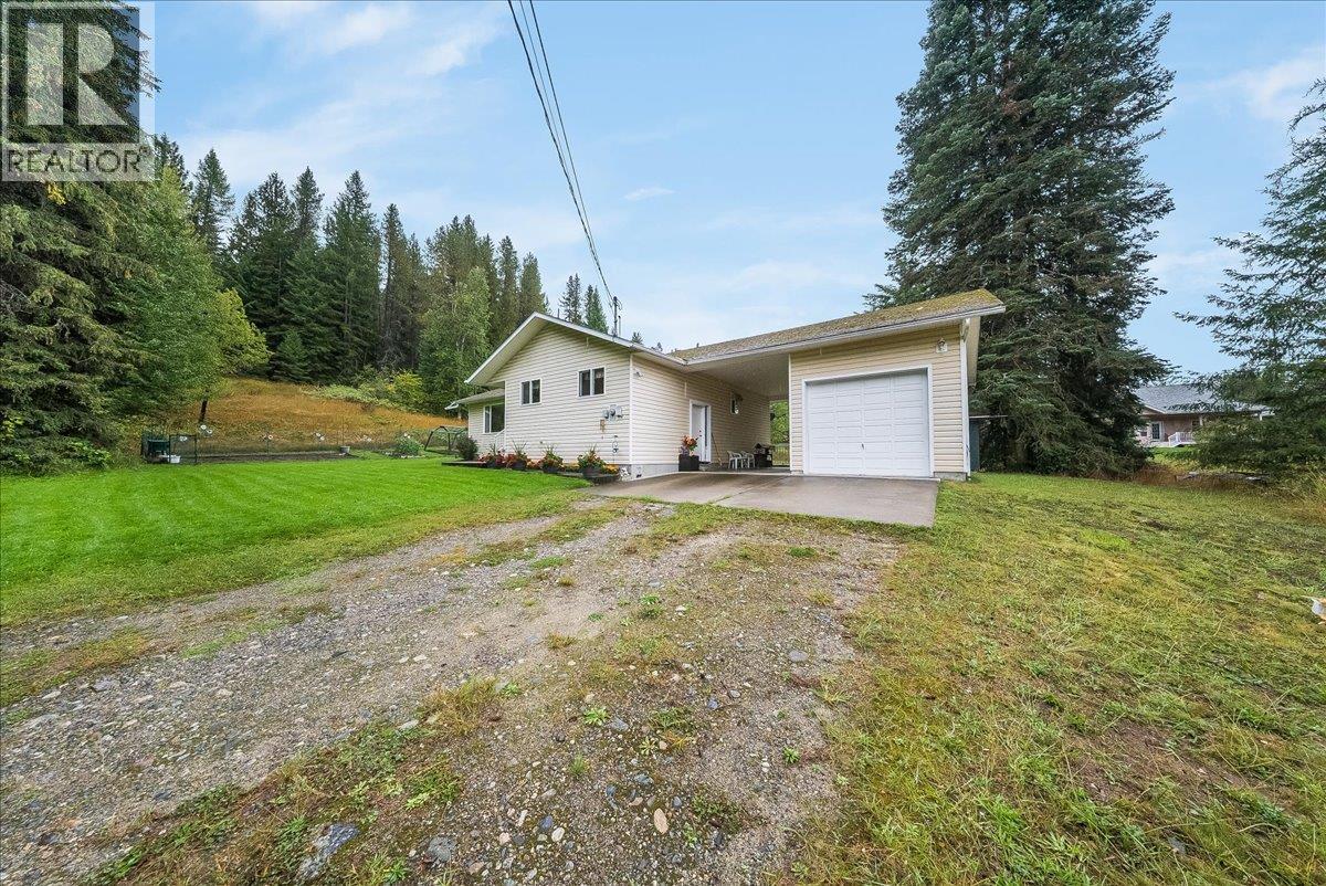1764 Green Road Property Photo 2