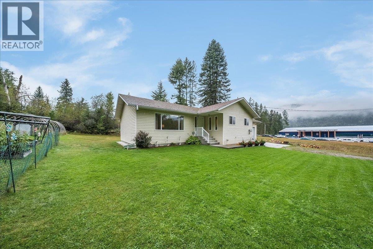 1764 Green Road Property Photo 3