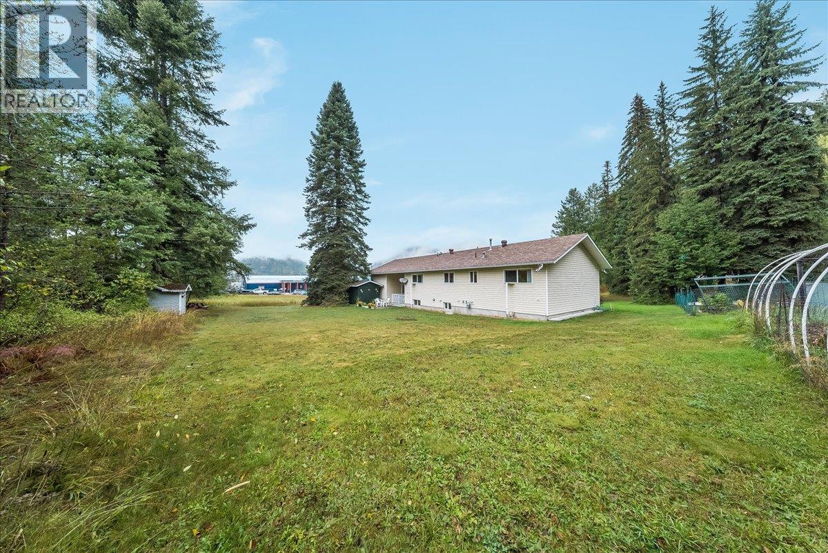 1764 Green Road Property Photo 4