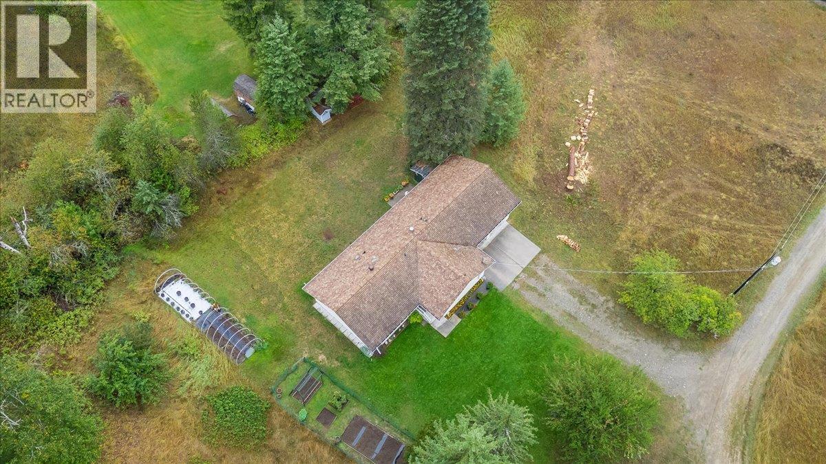 1764 Green Road Property Photo 10