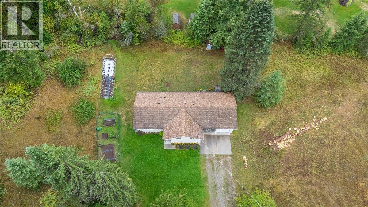 1764 Green Road Property Photo 11