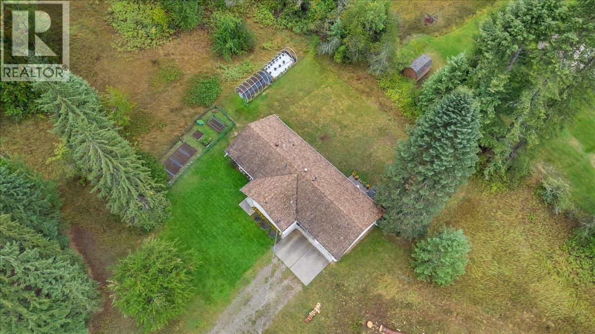 1764 Green Road Property Photo 12