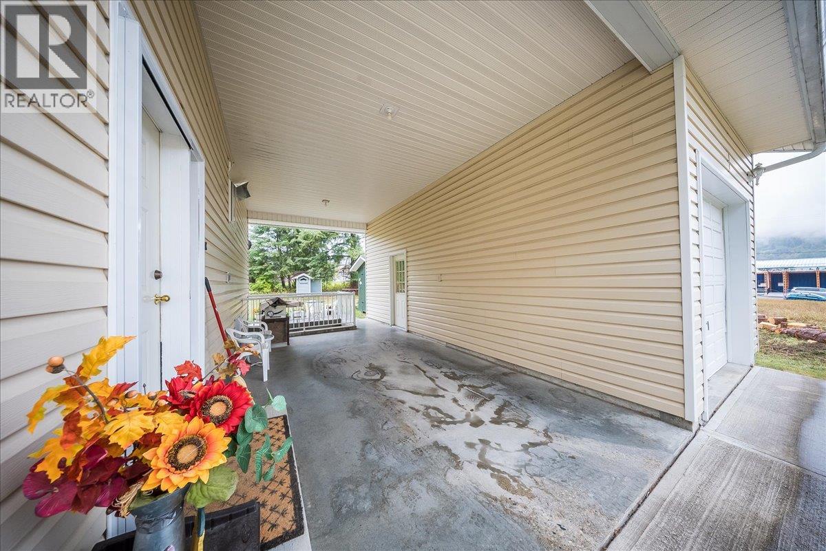 1764 Green Road Property Photo 18
