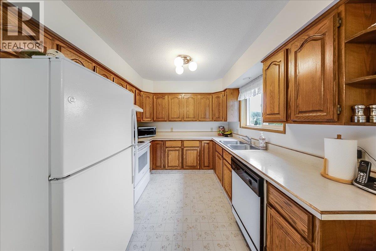 1764 Green Road Property Photo 24