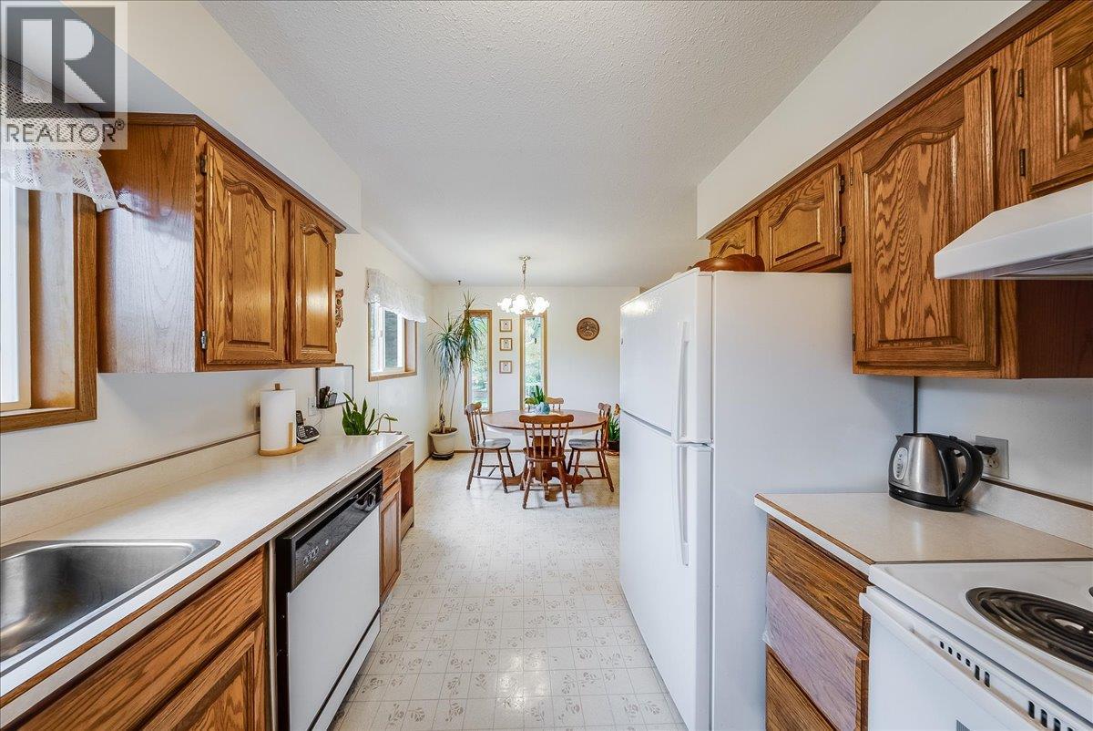 1764 Green Road Property Photo 27