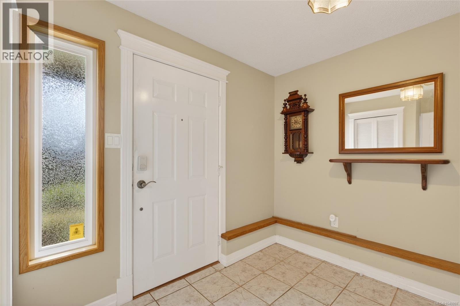 680 View Ave Property Photo 5