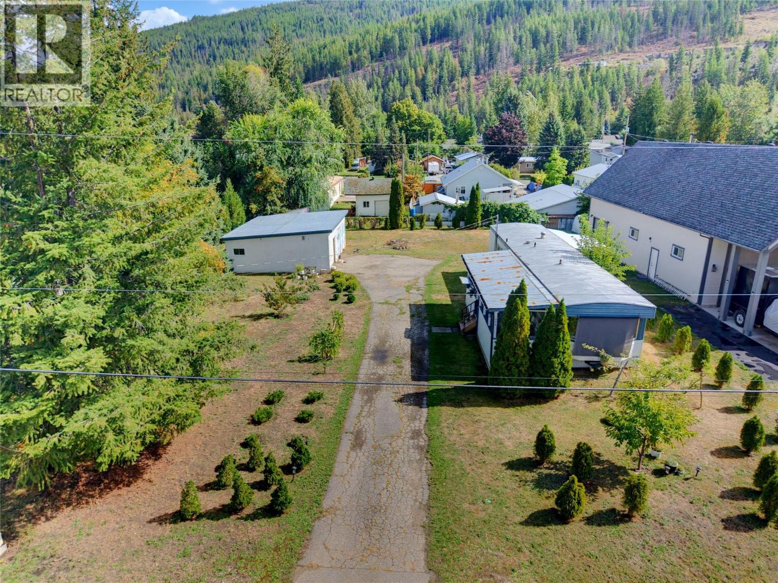 405 Gillis Avenue Property Photo 1