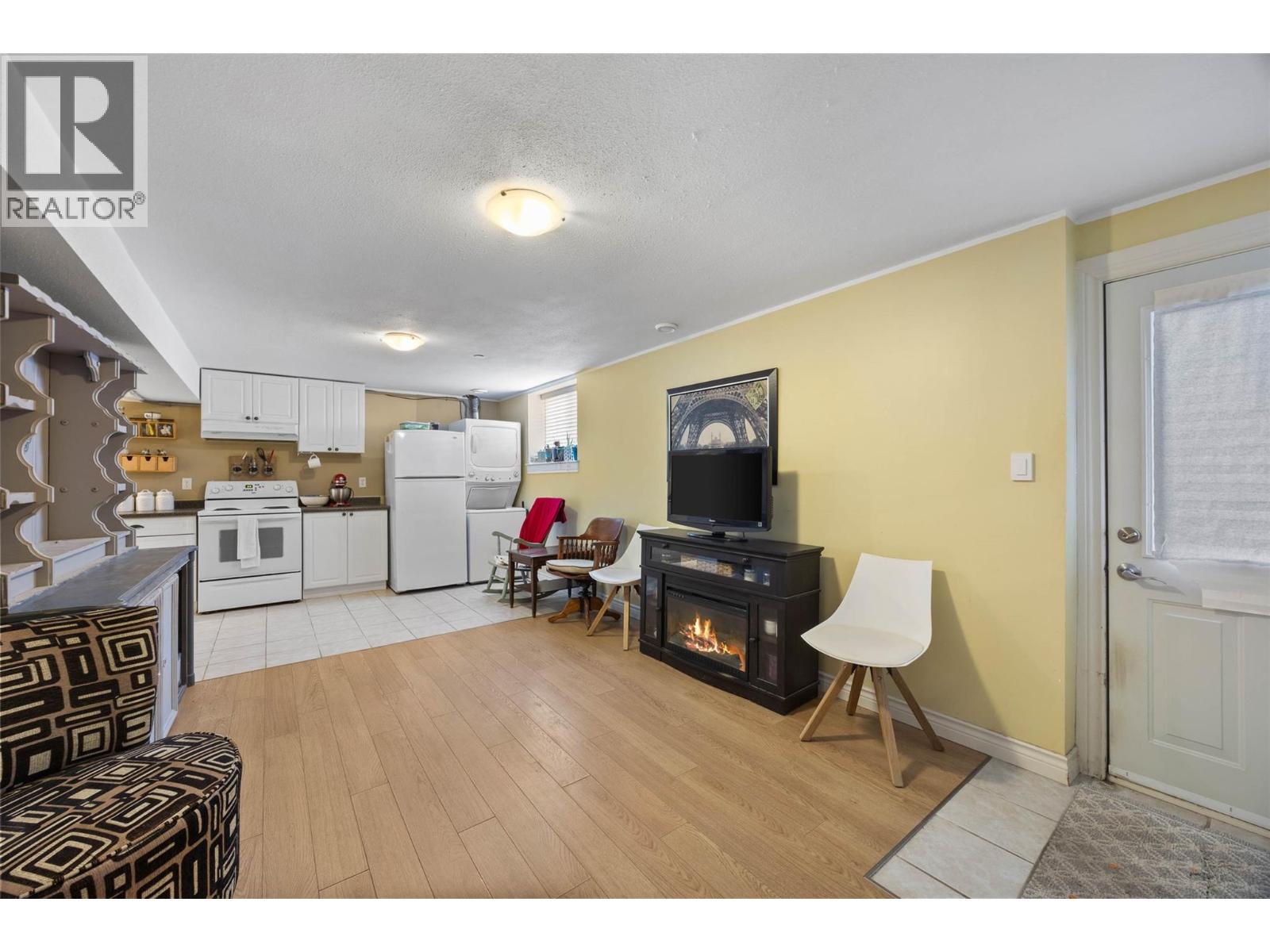 8910 Badger Drive Property Photo 32