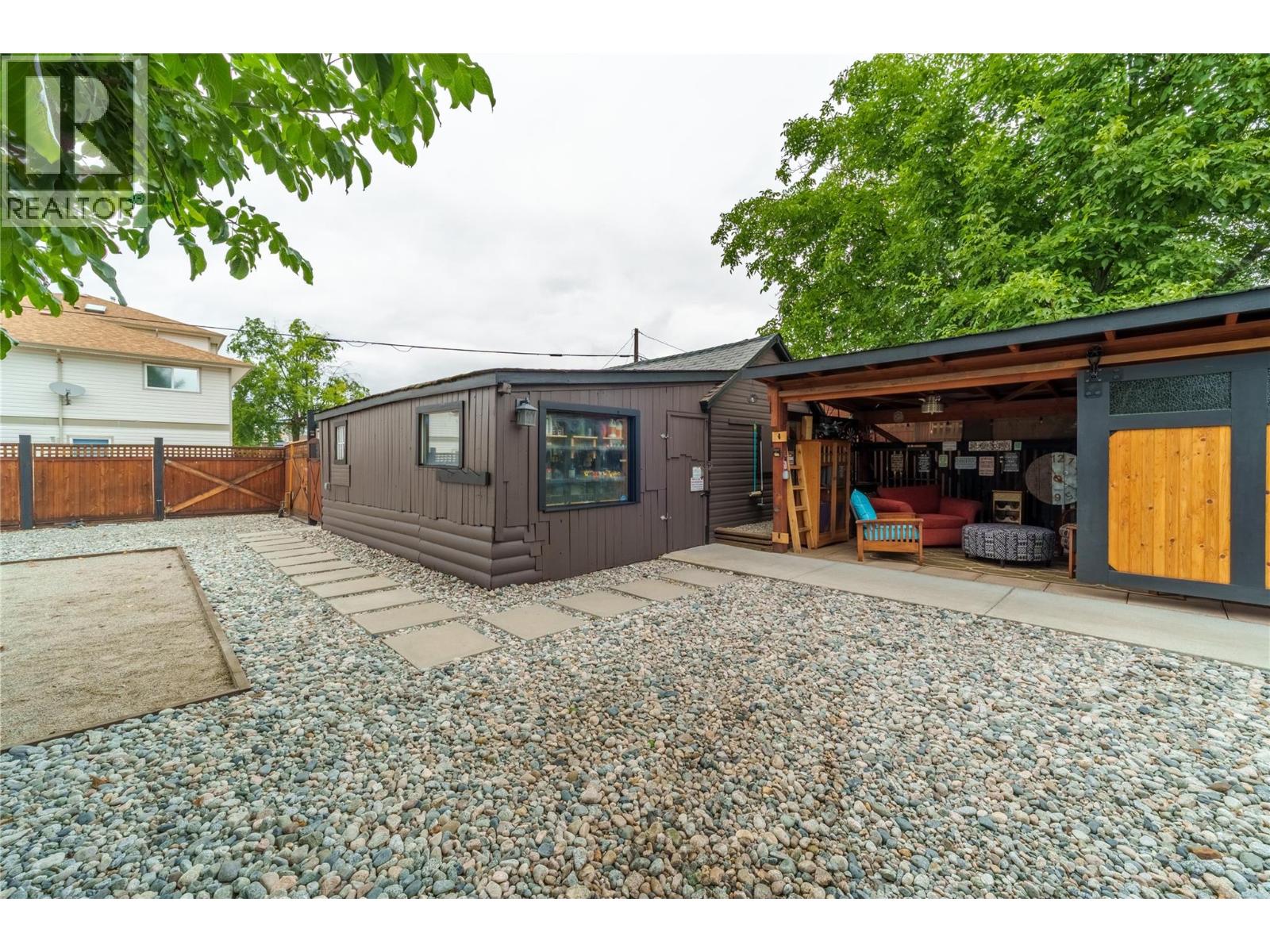141 Regina Avenue Property Photo 12