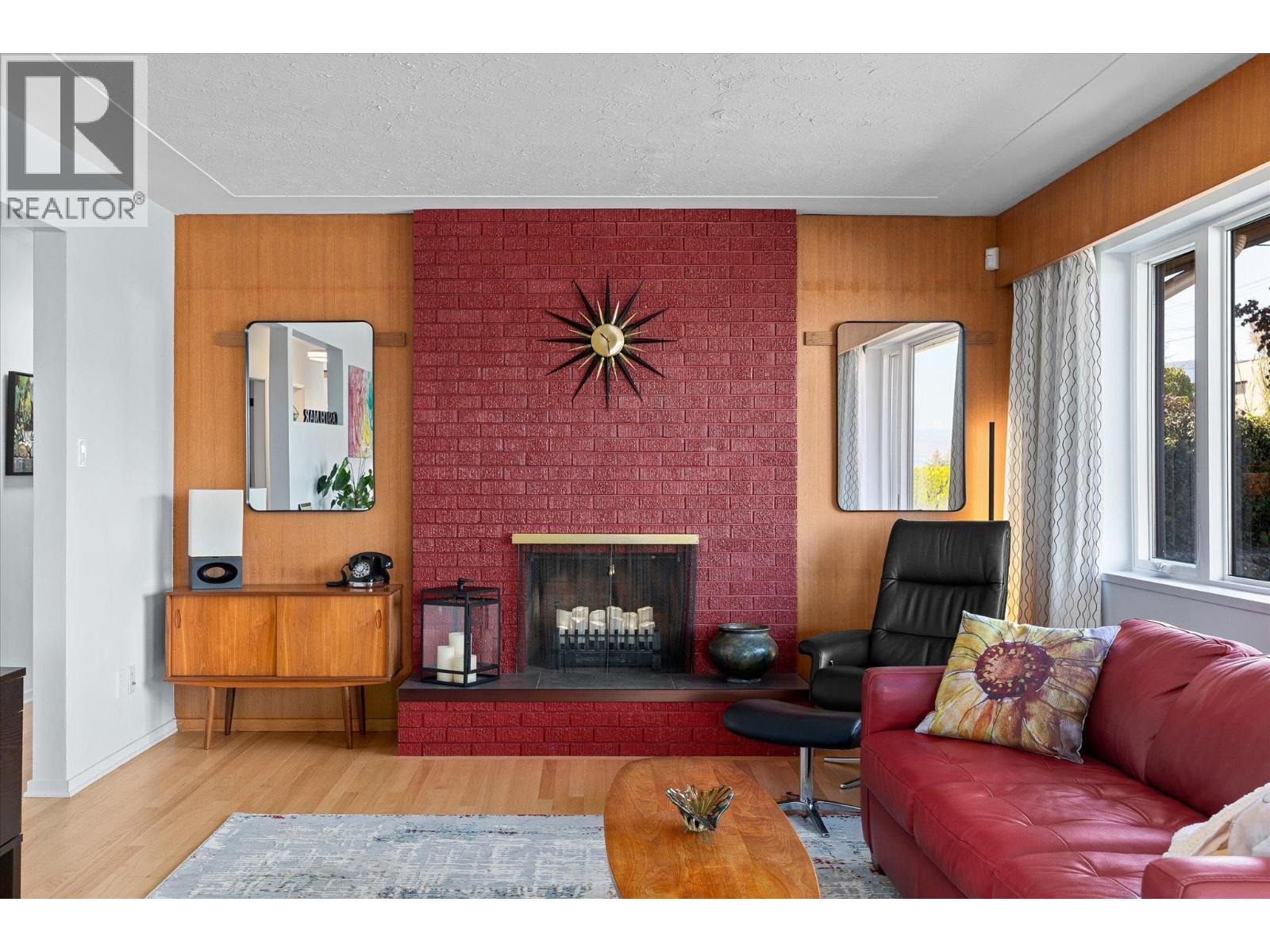 158 Grandview Street Property Photo 8