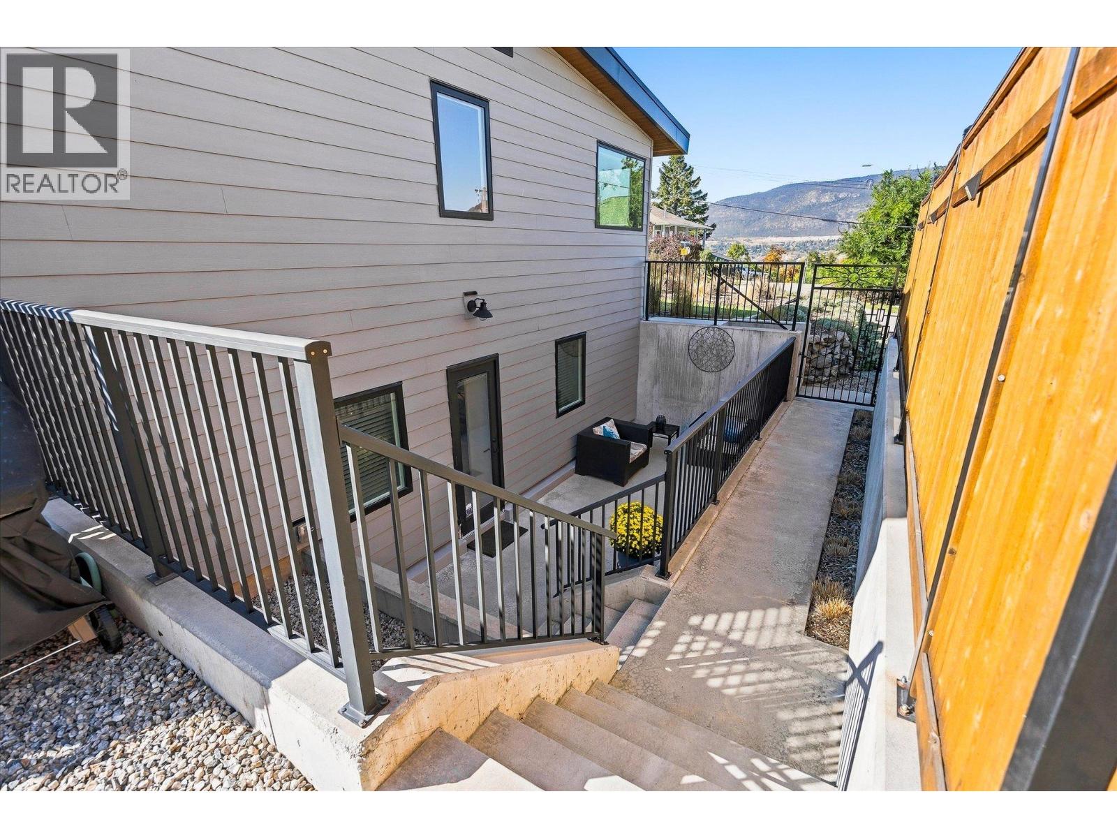 158 Grandview Street Property Photo 42