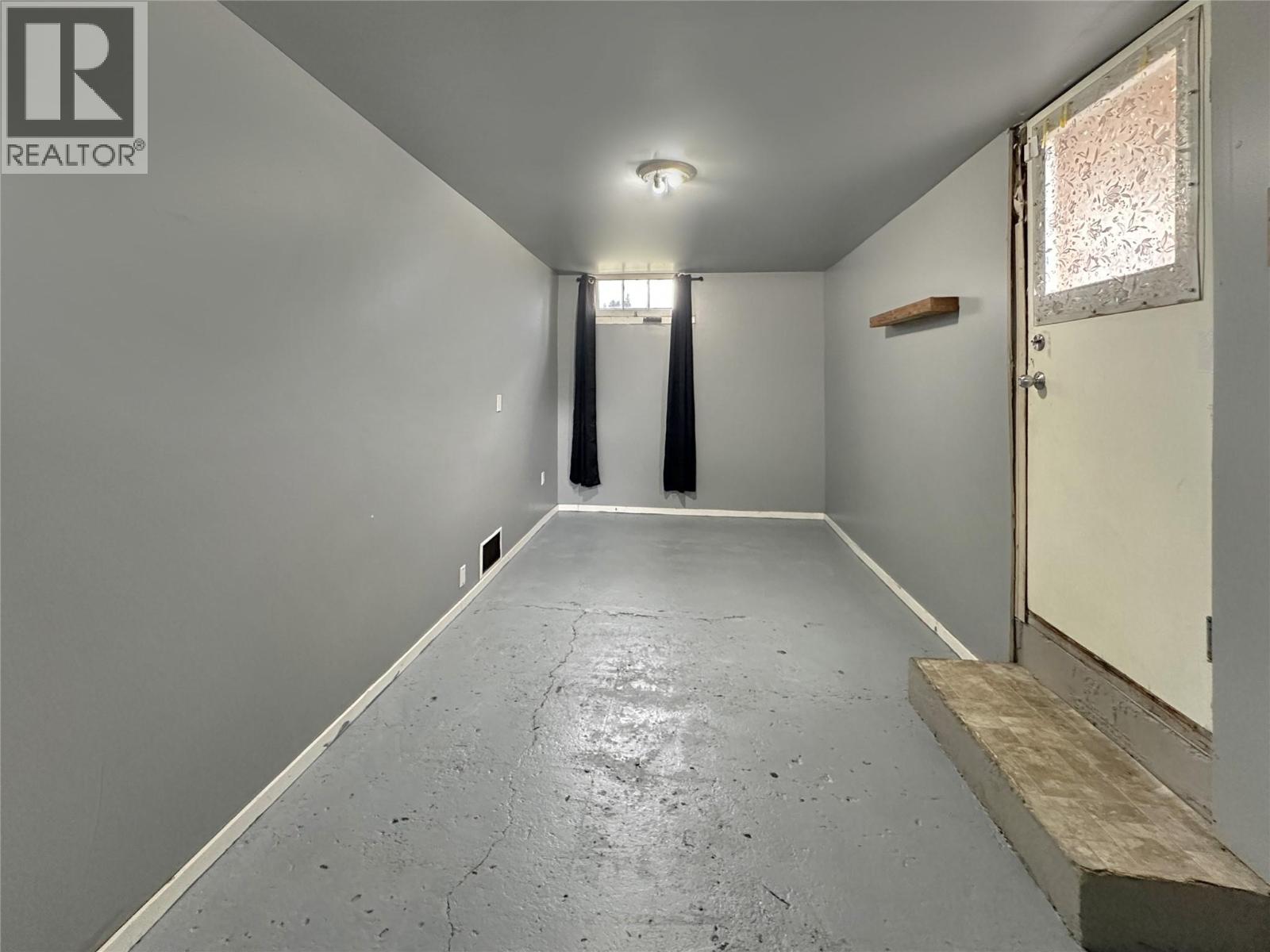 569 Auburn Crescent Property Photo 16