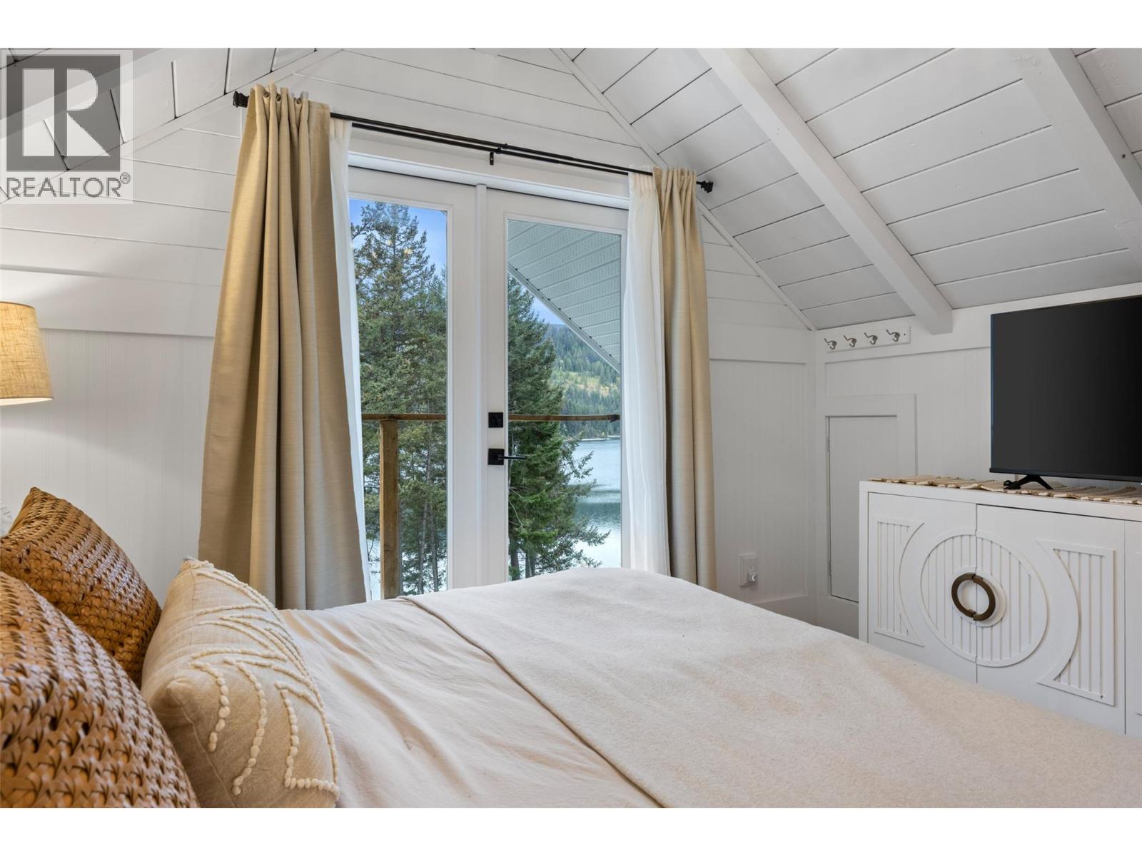 2544 Golden Horn Road Property Photo 16
