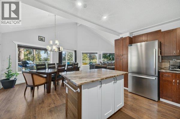 996 Arras Road Property Photo 8